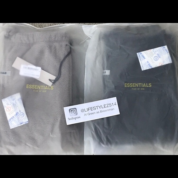 Fear of God ESSENTIALS - Picture 1 of 3